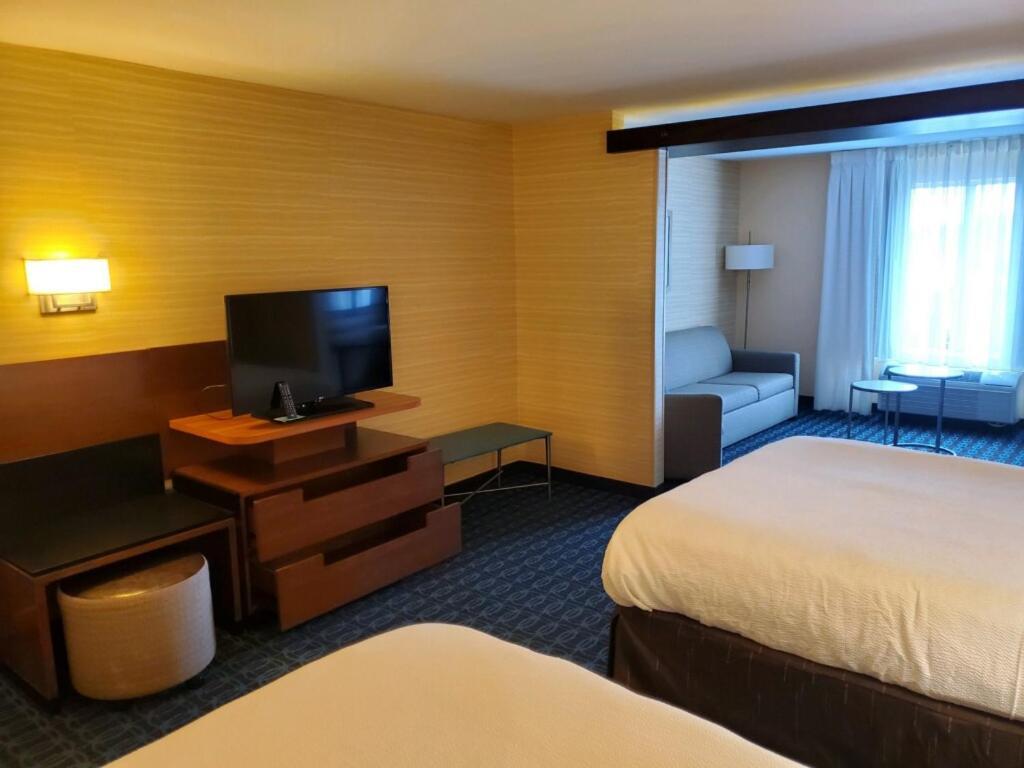 Fairfield Inn & Suites By Marriott Belle Vernon Eksteriør bilde